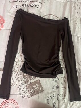 H&M Black Off-Shoulder Long Sleeve Top